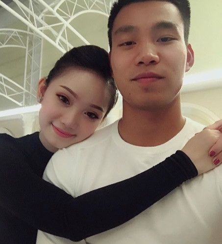 Nhan sắc bạn gái hậu vệ Vũ Văn Thanh